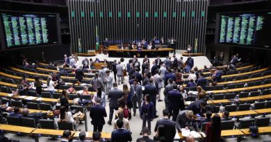 Câmara dos Deputados amplia isenção tributária para igrejas: entenda o que muda com a PEC
